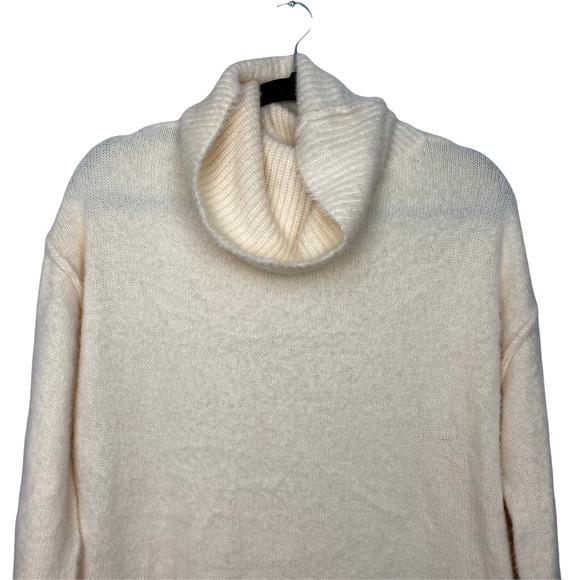 Caslon Ivory Cream Chenille Turtleneck Oversized Pullover Sweater Size Medium - Picture 3 of 9
